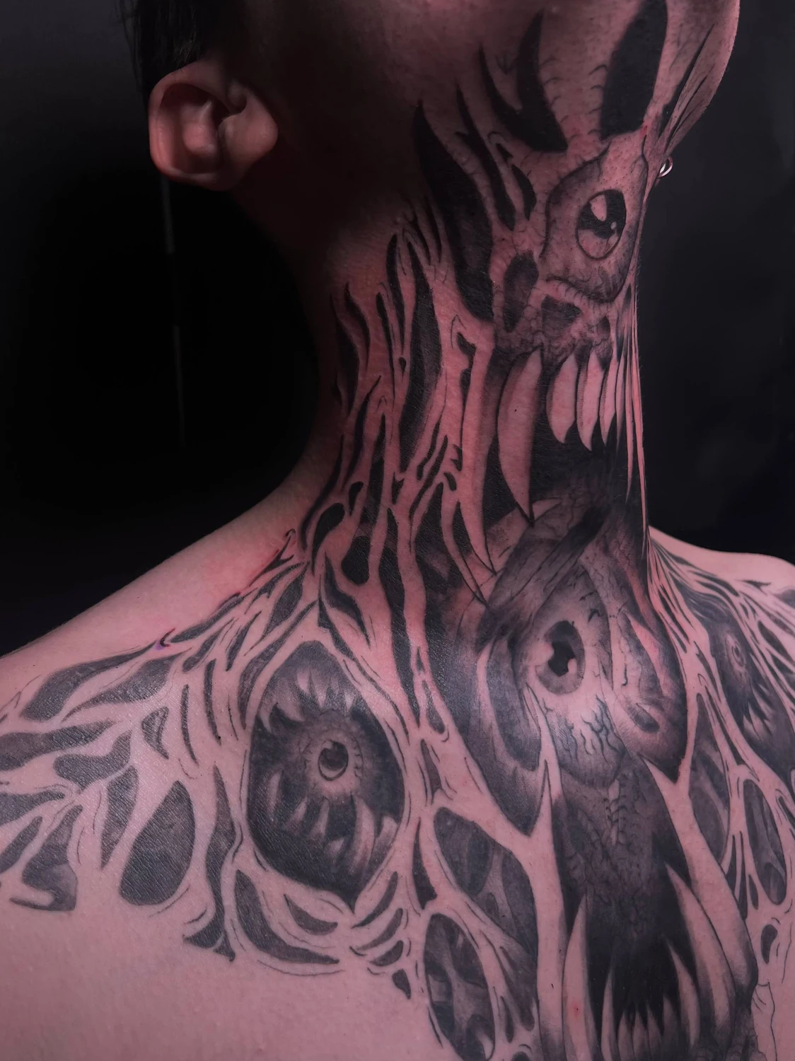 Тату в стиле Bio-organic Blackwork — мастер Иван, KATANA TATTOO
