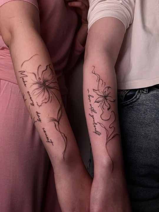 Татуировка в стиле Fine Line · Fine Line — мастер Жанна